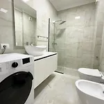 New Bazaar, Grand * Tirana