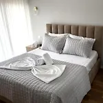 New Bazaar, Grand Apartmán