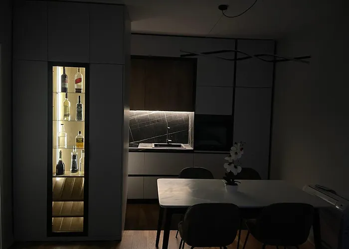 New Bazaar, Grand Apartman *